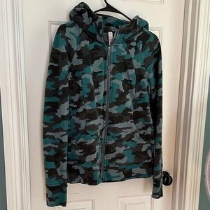lululemon athletica RARE Women's Green Camo Scuba Hoodie